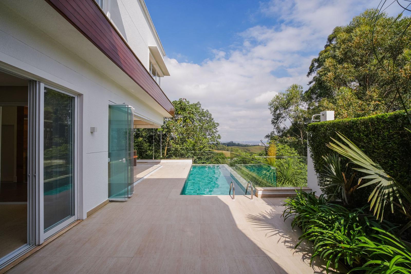 Suíte principal casa à venda em Campos do Conde, Alphaville, Santana de Parnaíba — 4 suítes, 480 m² — imagem 4 de 18