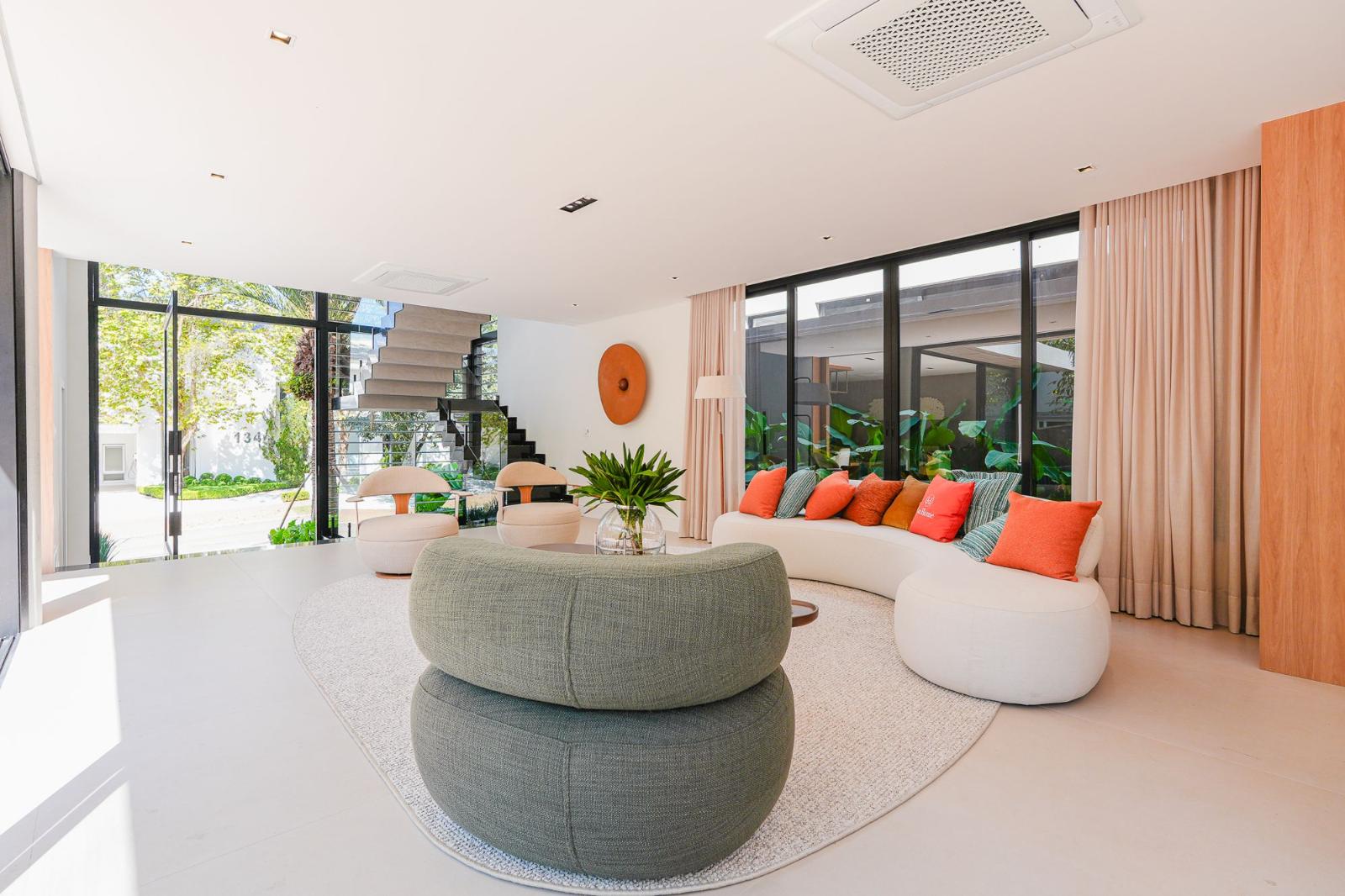 Piscina e área externa casa à venda em Genesis 1, Alphaville, Santana de Parnaíba — 4 suítes, 468 m² — imagem 5 de 18