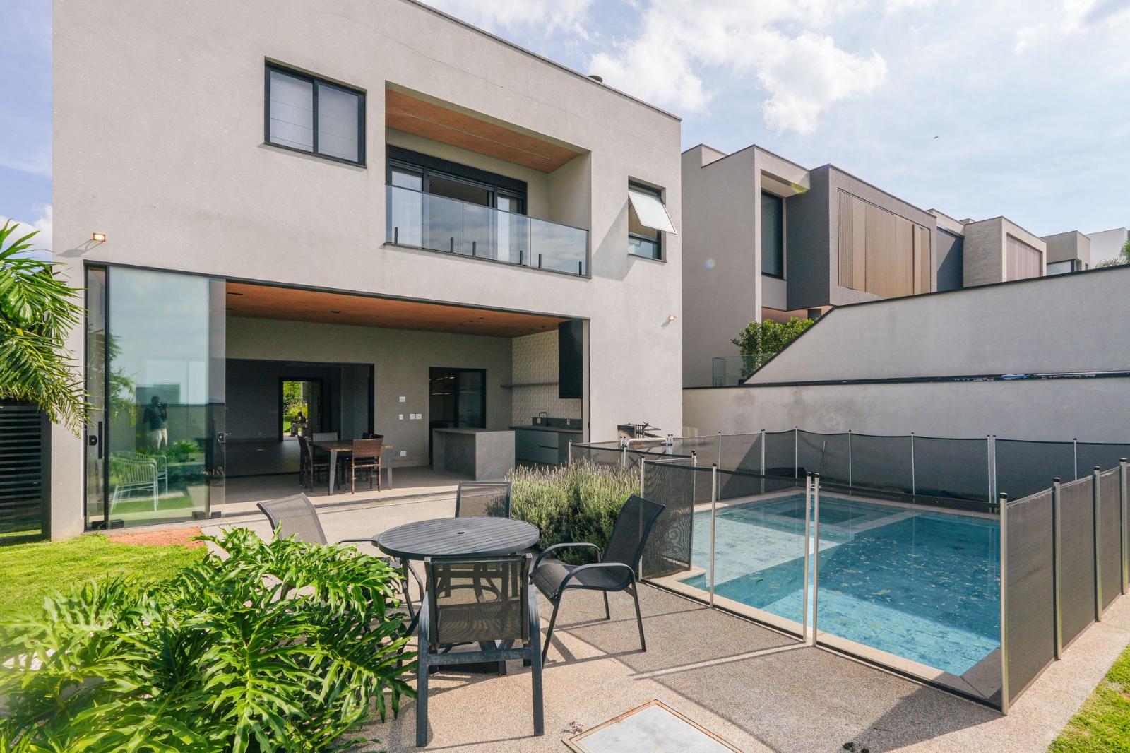 Cozinha e área gourmet casa à venda em Genesis 2, Alphaville, Santana de Parnaíba — 4 suítes, 490 m² — imagem 3 de 18