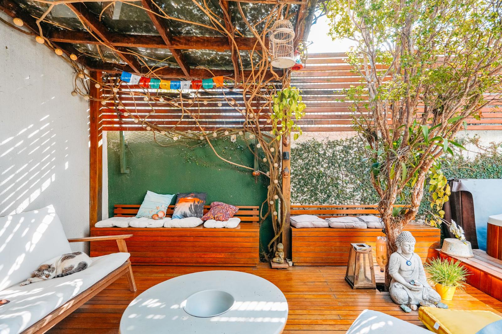 Fachada casa à venda em Tambore 4, Alphaville, Santana de Parnaíba — 1 suíte, 200 m² — imagem 1 de 18