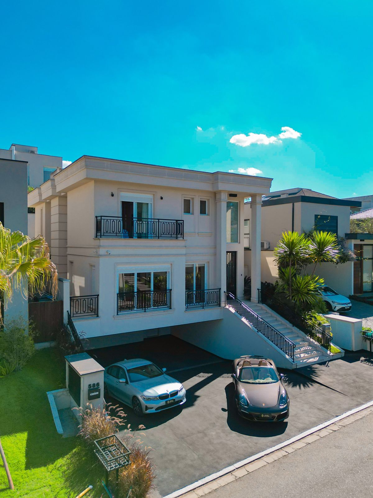 Fachada casa à venda em Villa Solaia , Alphaville, Barueri — 4 suítes, 420 m² — imagem 1 de 18