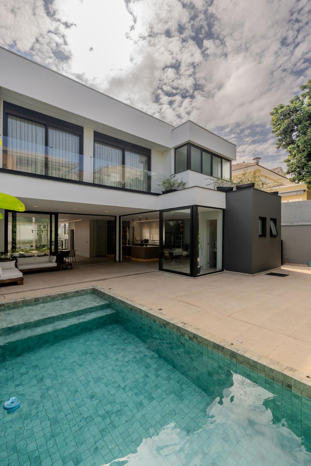 Cozinha e área gourmet casa à venda em Alphaville Residencial 2, Alphaville, Barueri — 4 suítes, 560 m² — imagem 3 de 18