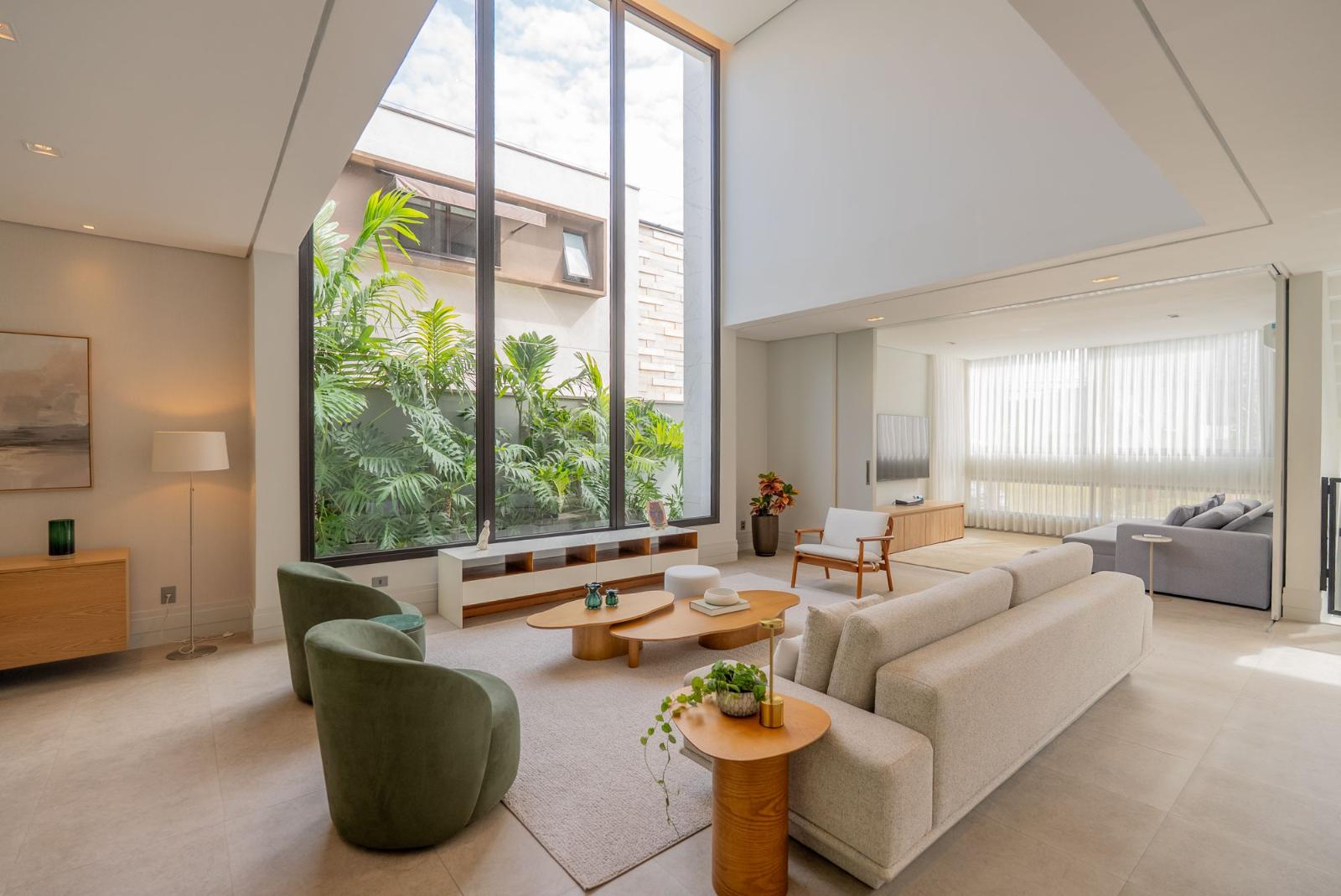 Piscina e área externa casa à venda em Alphaville Residencial 2, Alphaville, Barueri — 4 suítes, 560 m² — imagem 5 de 18