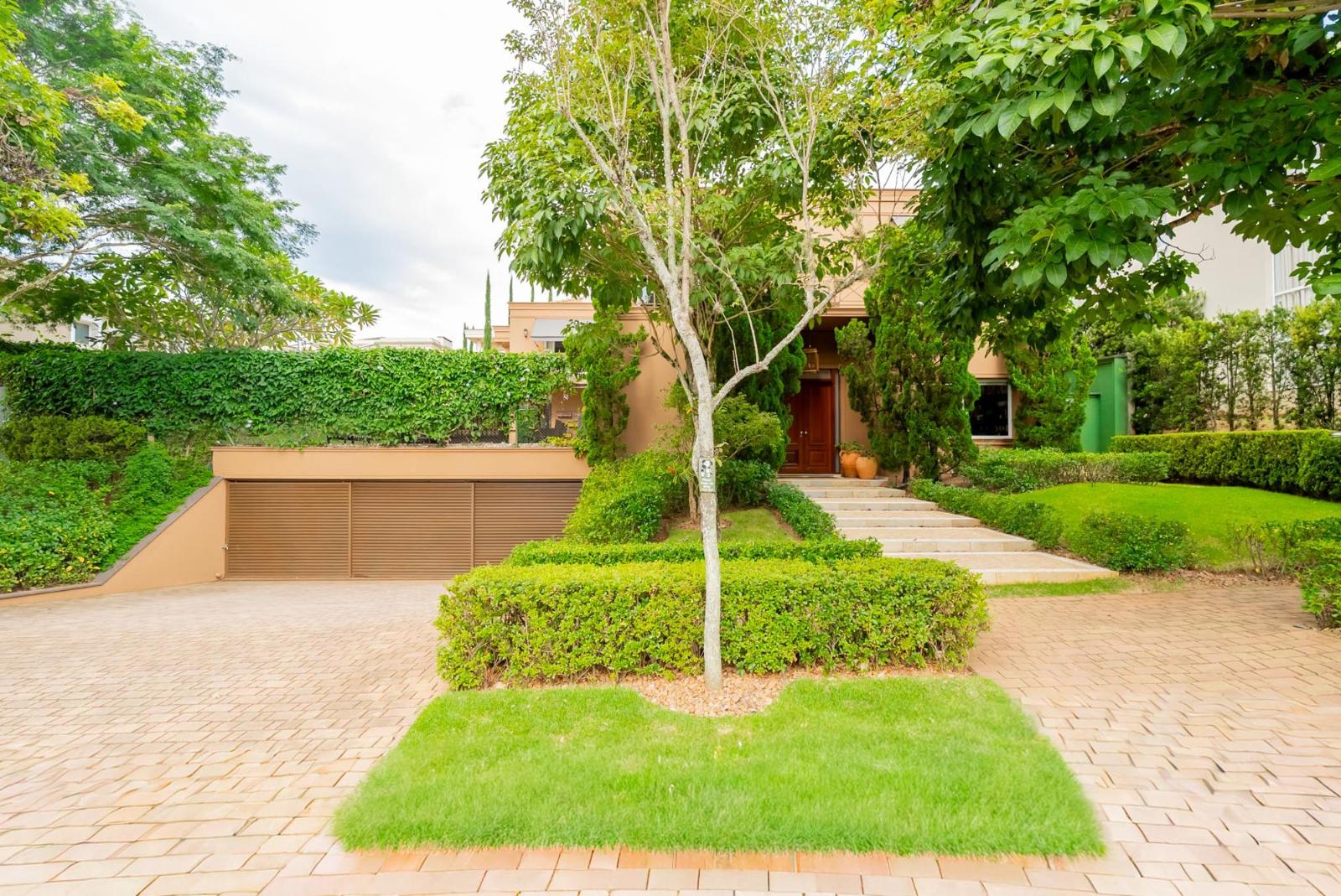 Fachada casa à venda em Genesis 1, Alphaville, Santana de Parnaíba — 4 suítes, 904 m² — imagem 1 de 18