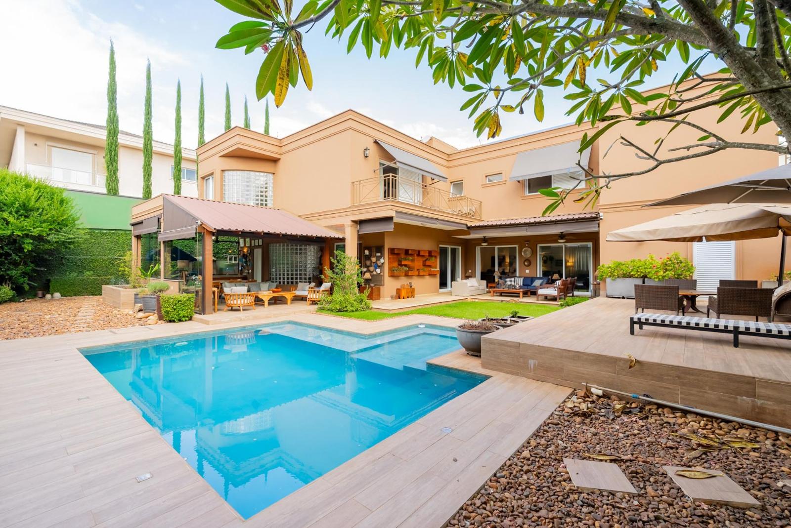 Área de convivência casa à venda em Genesis 1, Alphaville, Santana de Parnaíba — 4 suítes, 904 m² — imagem 6 de 18