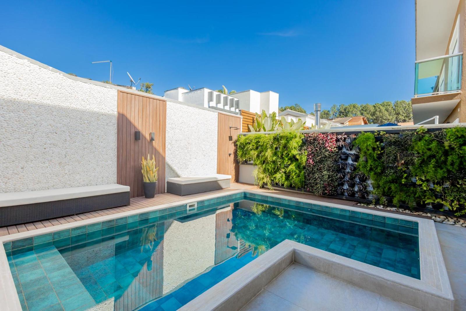 Cozinha e área gourmet casa à venda em Alphaville Residencial 4, Alphaville, Santana de Parnaíba — 3 suítes, 300 m² — imagem 3 de 18