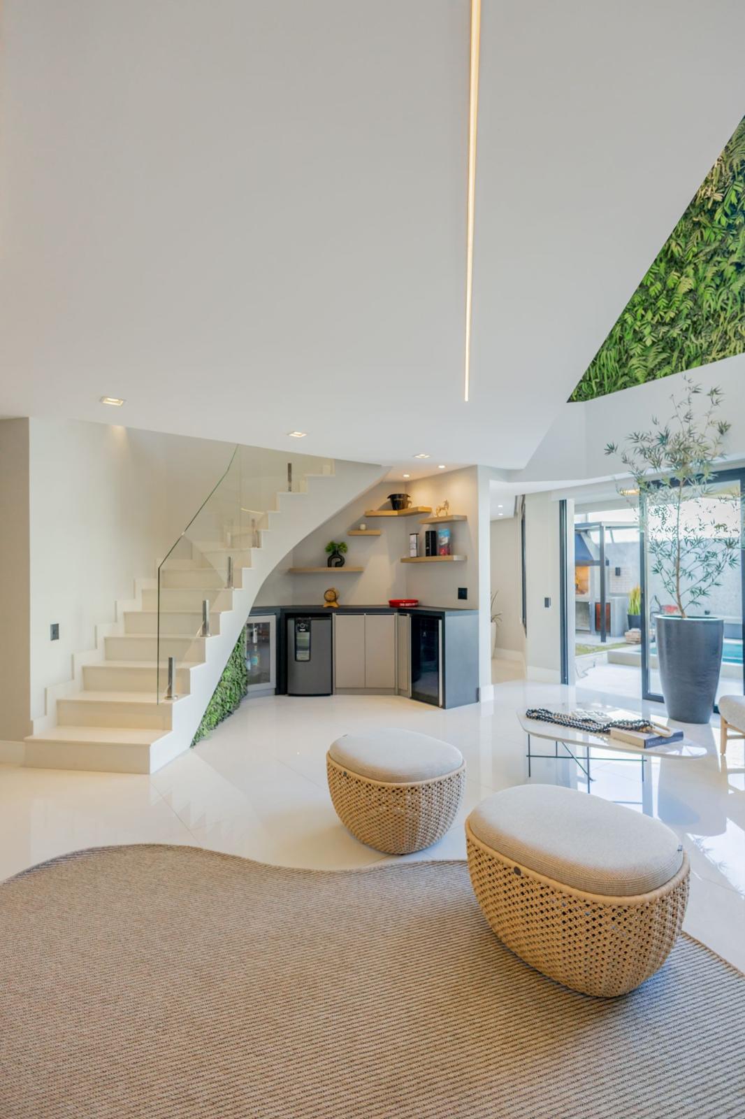 Área de convivência casa à venda em Alphaville Residencial 4, Alphaville, Santana de Parnaíba — 3 suítes, 300 m² — imagem 6 de 18