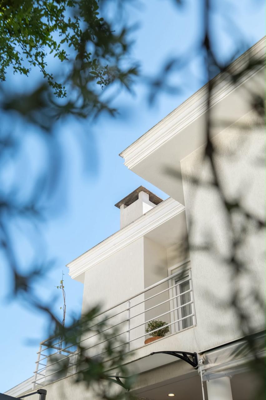 Piscina e área externa casa à venda em Alphaville Residencial 3, Alphaville, Santana de Parnaíba — 4 suítes, 400 m² — imagem 5 de 30