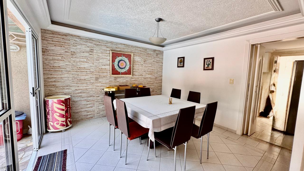Cozinha e área gourmet casa à venda em Alphaville Residencial 2, Alphaville, Barueri — 3 suítes, 560 m² — imagem 3 de 30