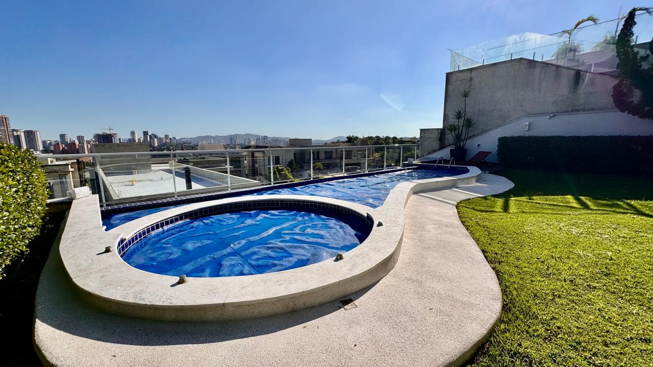Sala de estar casa à venda ou para alugar em Villa Solaia , Alphaville, Barueri — 4 suítes, 580 m² — imagem 2 de 30