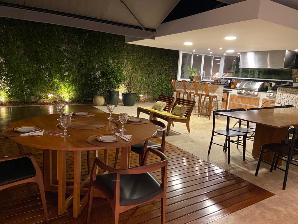 Suíte principal casa para alugar em Tamboré, Santana de Parnaíba — 5 suítes, 1200 m² — imagem 4 de 25