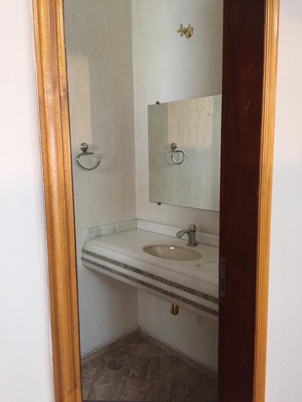 Piscina e área externa casa à venda ou para alugar em Alphaville Residencial 3, Alphaville, Barueri — 2 suítes — imagem 5 de 30