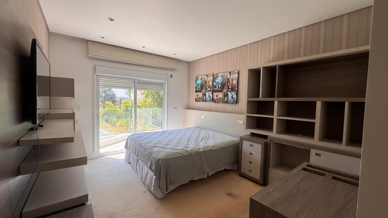 Suíte principal casa à venda em Villa Solaia , Alphaville, Barueri — 3 suítes, 540 m² — imagem 4 de 30