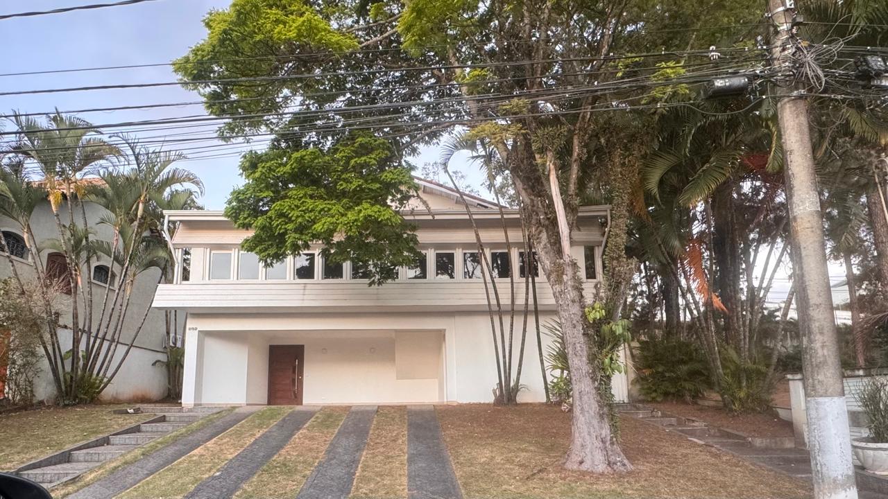Piscina e área externa casa à venda em Alphaville Residencial 2, Alphaville, Barueri — 4 suítes, 606 m² — imagem 5 de 9