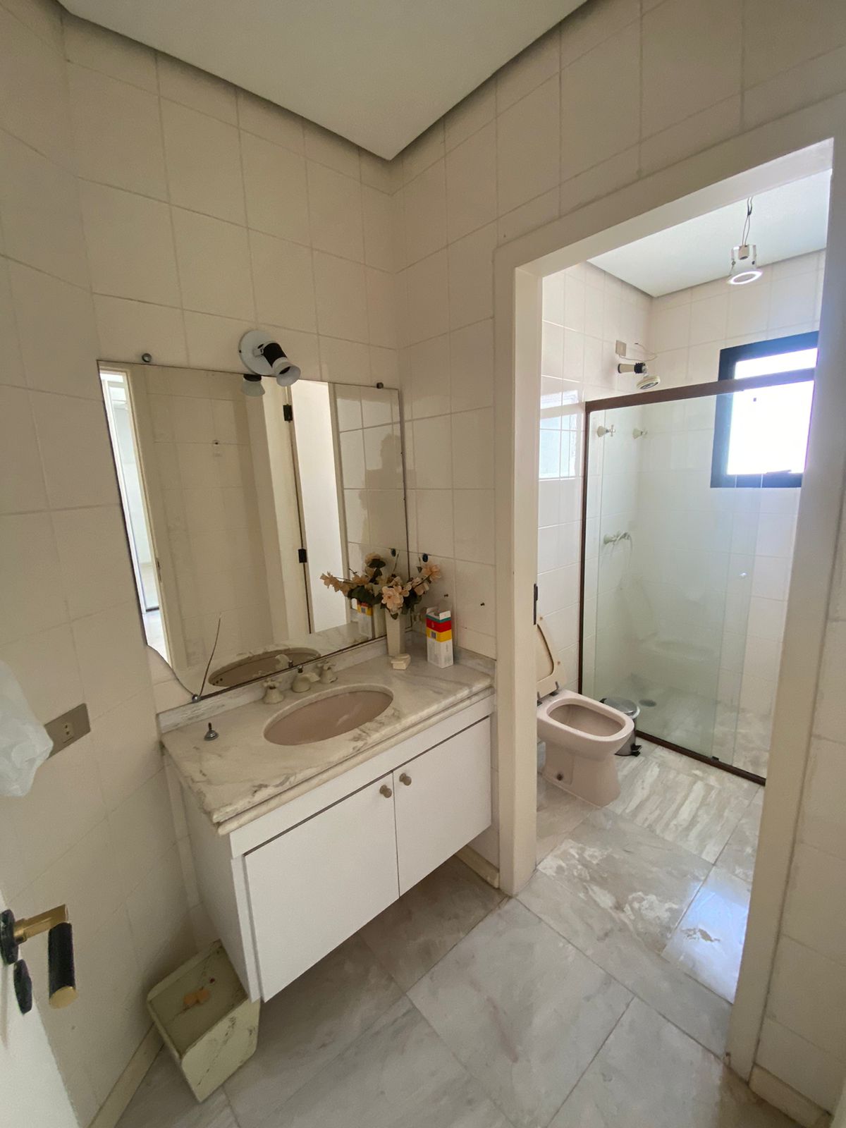 Cozinha e área gourmet casa à venda em Alphaville Residencial 2, Alphaville, Barueri — 5 suítes, 560 m² — imagem 3 de 21