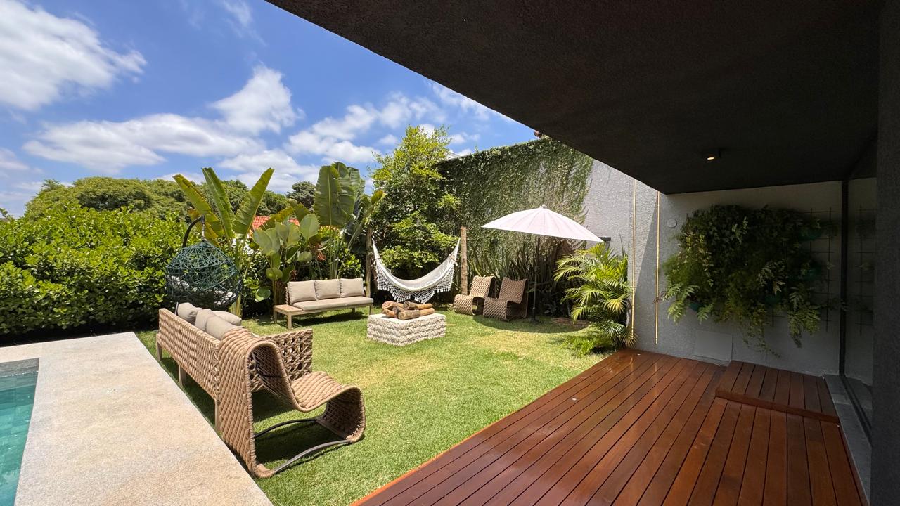 Sala de estar casa à venda em Alphaville Residencial 2, Alphaville, Barueri — 5 suítes, 1106 m² — imagem 2 de 30