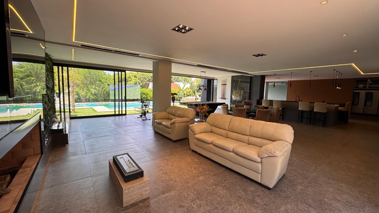 Cozinha e área gourmet casa à venda em Alphaville Residencial 2, Alphaville, Barueri — 5 suítes, 1106 m² — imagem 3 de 30