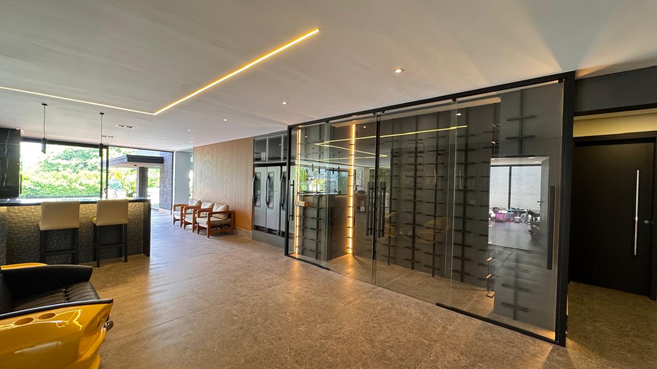 Suíte principal casa à venda em Alphaville Residencial 2, Alphaville, Barueri — 5 suítes, 1106 m² — imagem 4 de 30