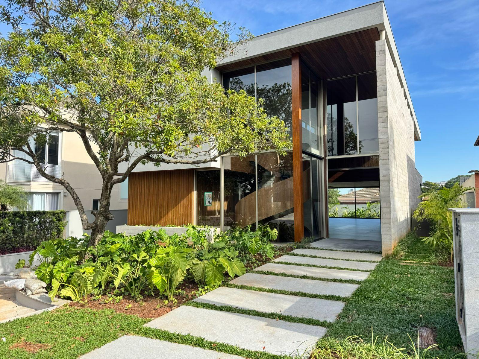 Fachada casa à venda em Alphaville Residencial 2, Alphaville, Barueri — 4 suítes, 576 m² — imagem 1 de 10