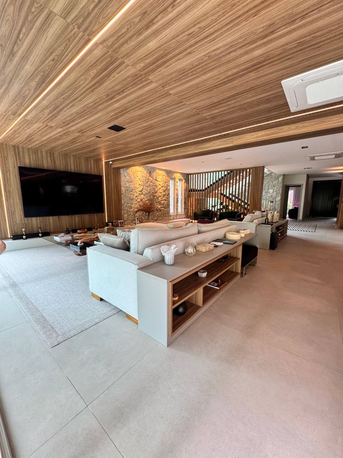 Suíte principal casa à venda em Alpha Conde II, Alphaville, Barueri — 4 suítes, 463 m² — imagem 4 de 30