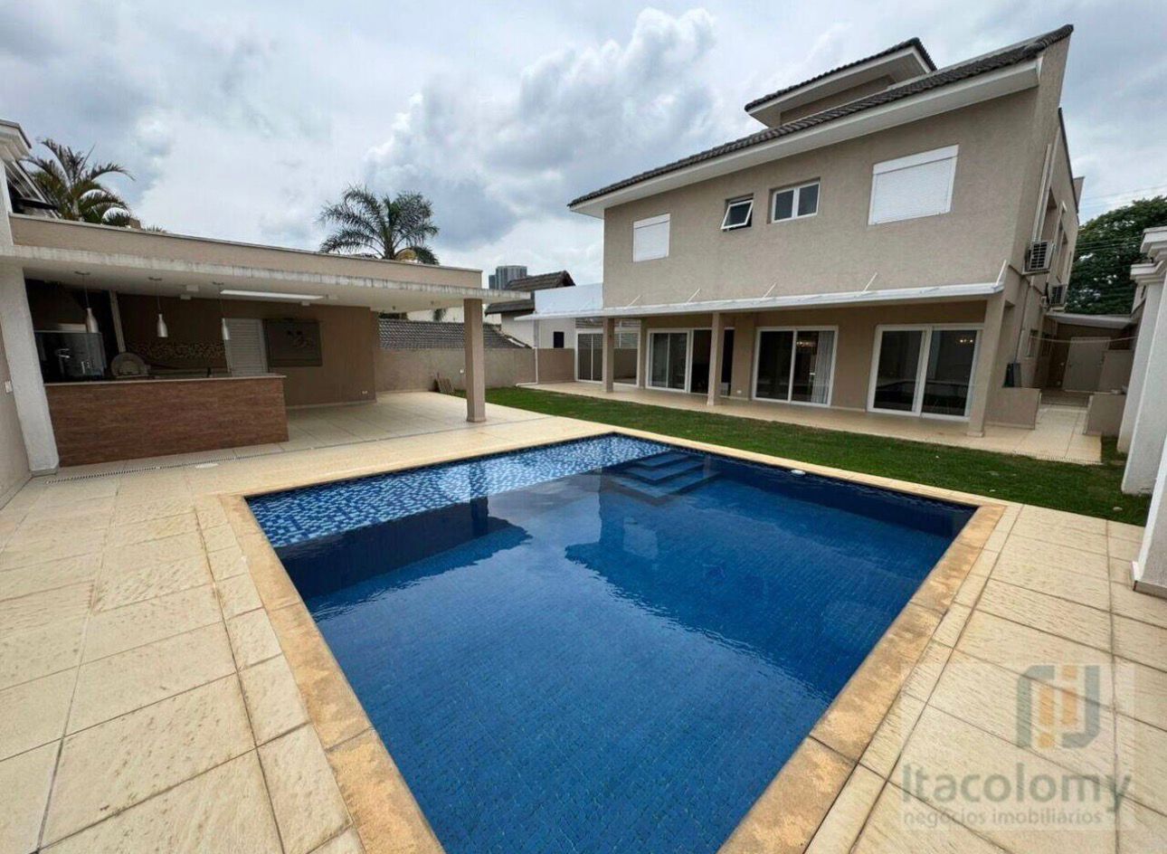 Cozinha e área gourmet casa à venda em Alphaville Residencial 2, Alphaville, Barueri — 4 suítes, 565 m² — imagem 3 de 23