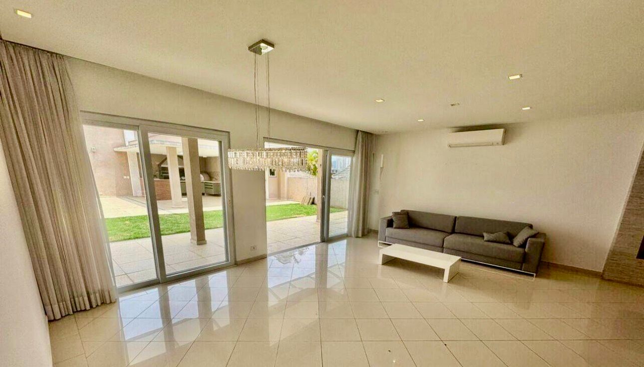Suíte principal casa à venda em Alphaville Residencial 2, Alphaville, Barueri — 4 suítes, 565 m² — imagem 4 de 23