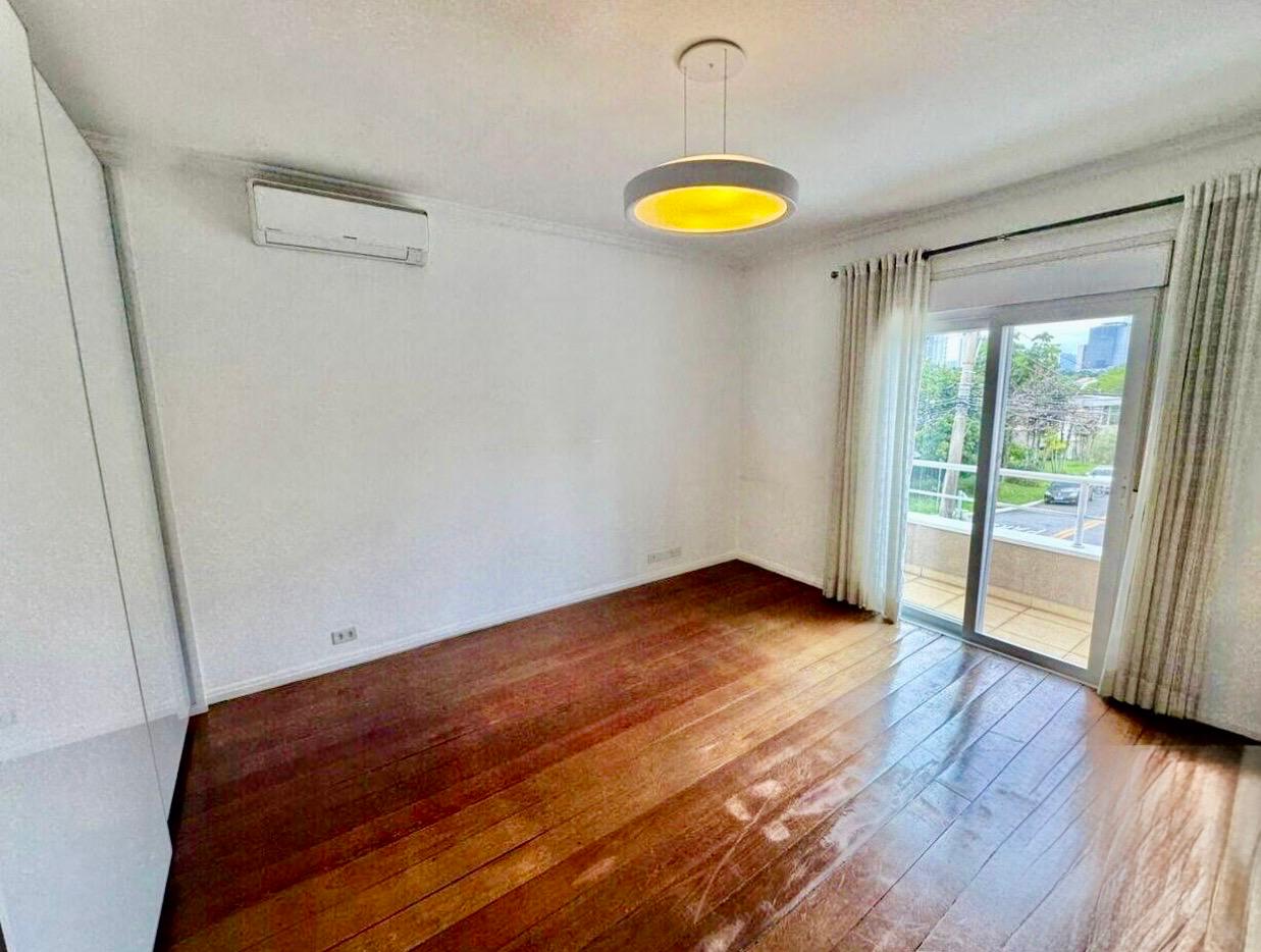 Piscina e área externa casa à venda em Alphaville Residencial 2, Alphaville, Barueri — 4 suítes, 565 m² — imagem 5 de 23