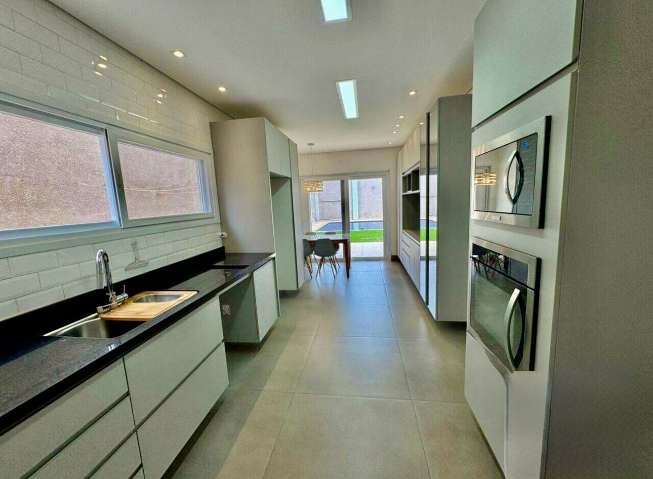 Área de convivência casa à venda em Alphaville Residencial 2, Alphaville, Barueri — 4 suítes, 565 m² — imagem 6 de 23