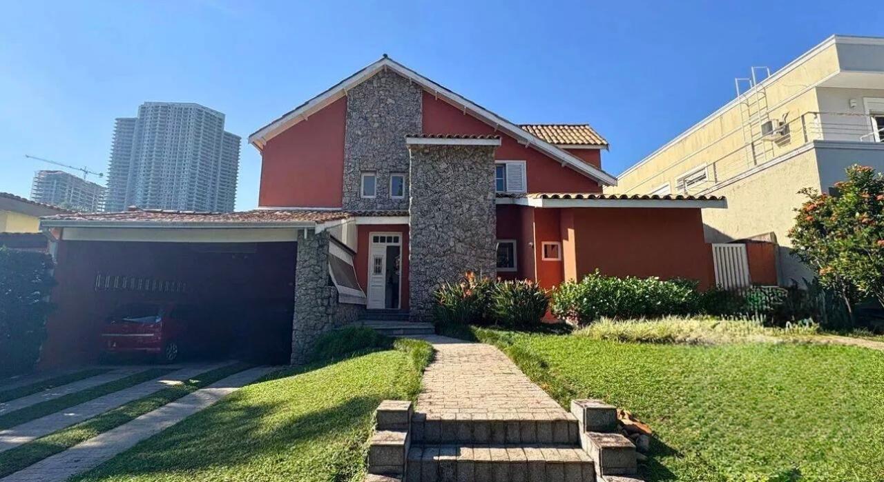 Sala de estar casa à venda em Alphaville Residencial 2, Alphaville, Barueri — 2 suítes, 643 m² — imagem 2 de 23
