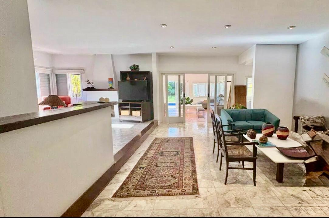 Cozinha e área gourmet casa à venda em Alphaville Residencial 2, Alphaville, Barueri — 2 suítes, 643 m² — imagem 3 de 23