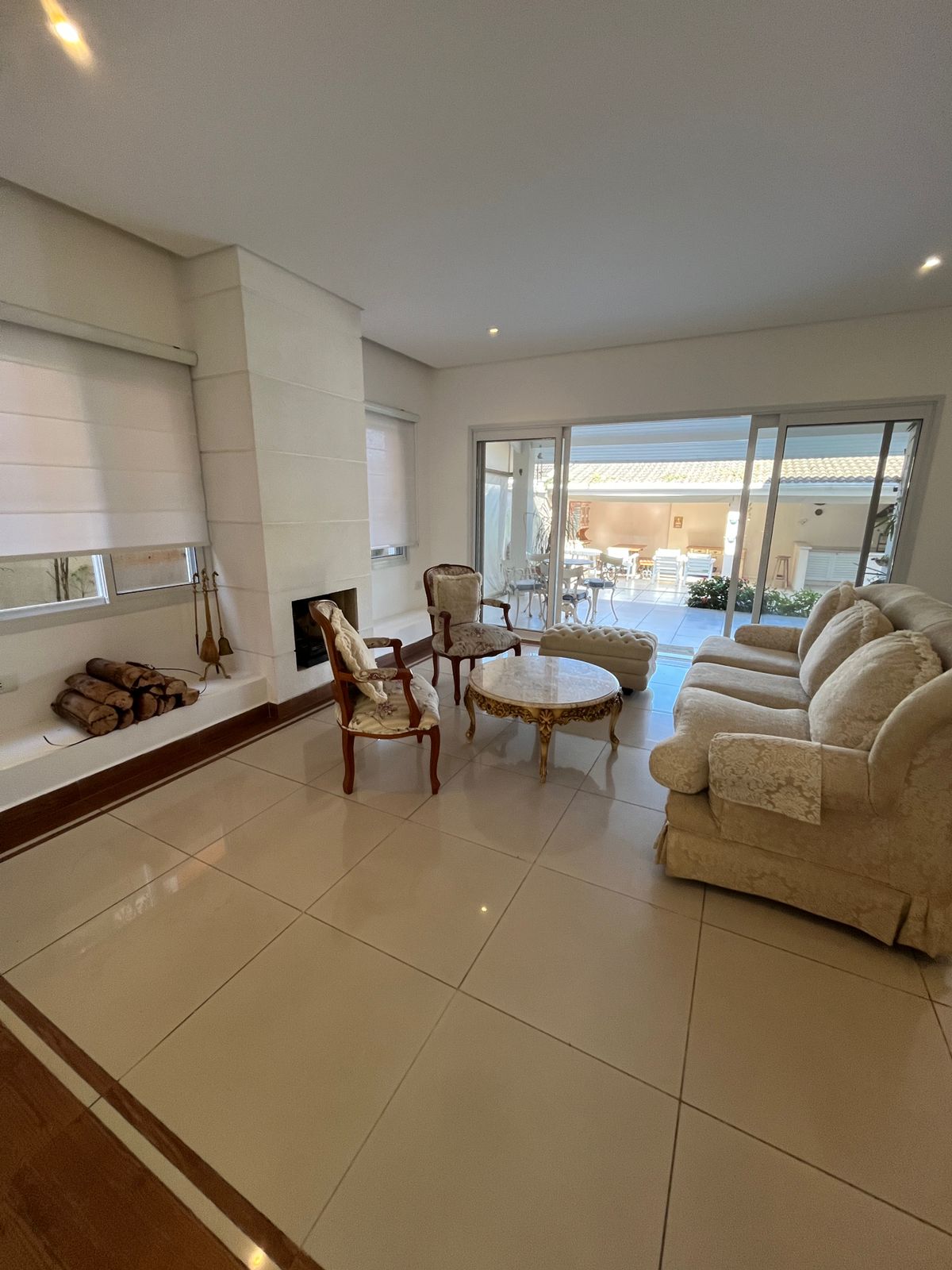 Cozinha e área gourmet casa para alugar em Alphaville Residencial 6, Alphaville, Barueri — 3 suítes, 360 m² — imagem 3 de 30