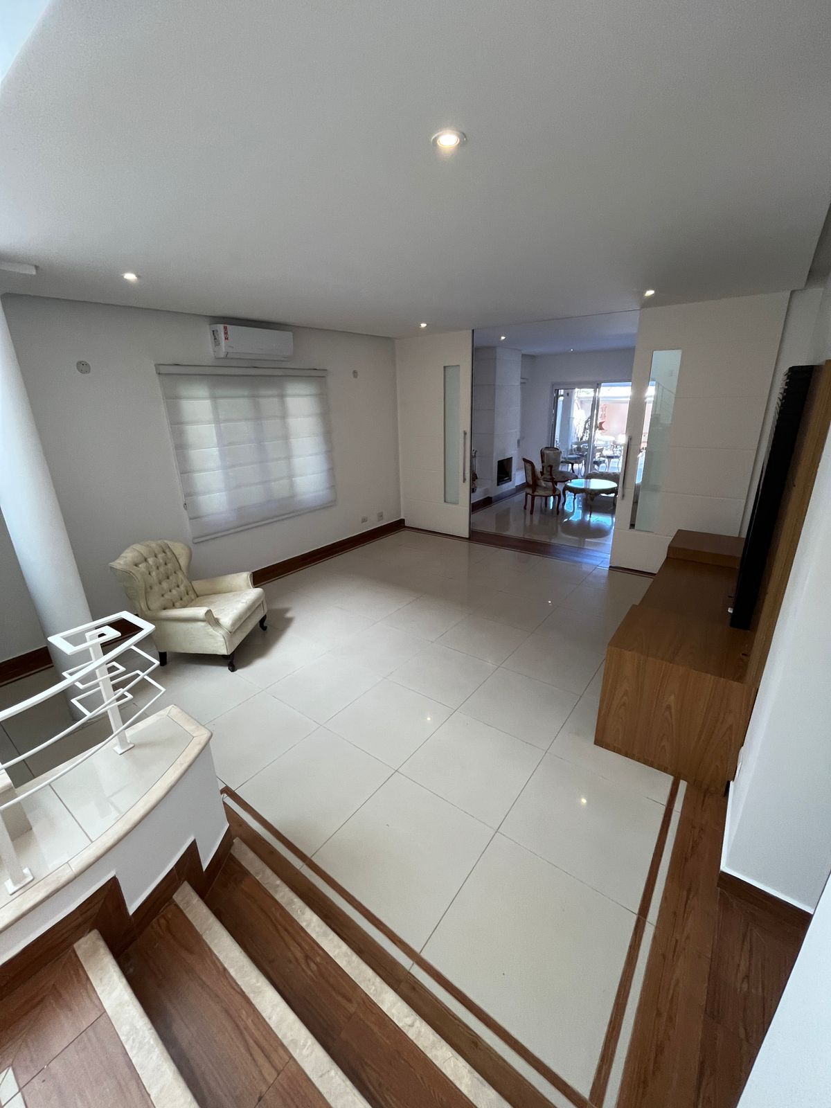Área de convivência casa para alugar em Alphaville Residencial 6, Alphaville, Barueri — 3 suítes, 360 m² — imagem 6 de 30