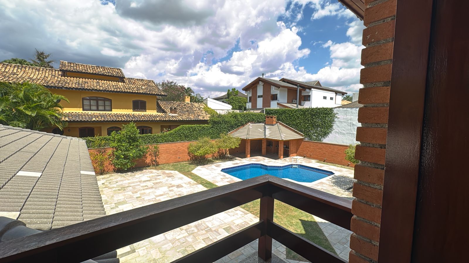 Fachada casa à venda em Alphaville Residencial 2, Alphaville, Barueri — 4 suítes, 1300 m² — imagem 1 de 30