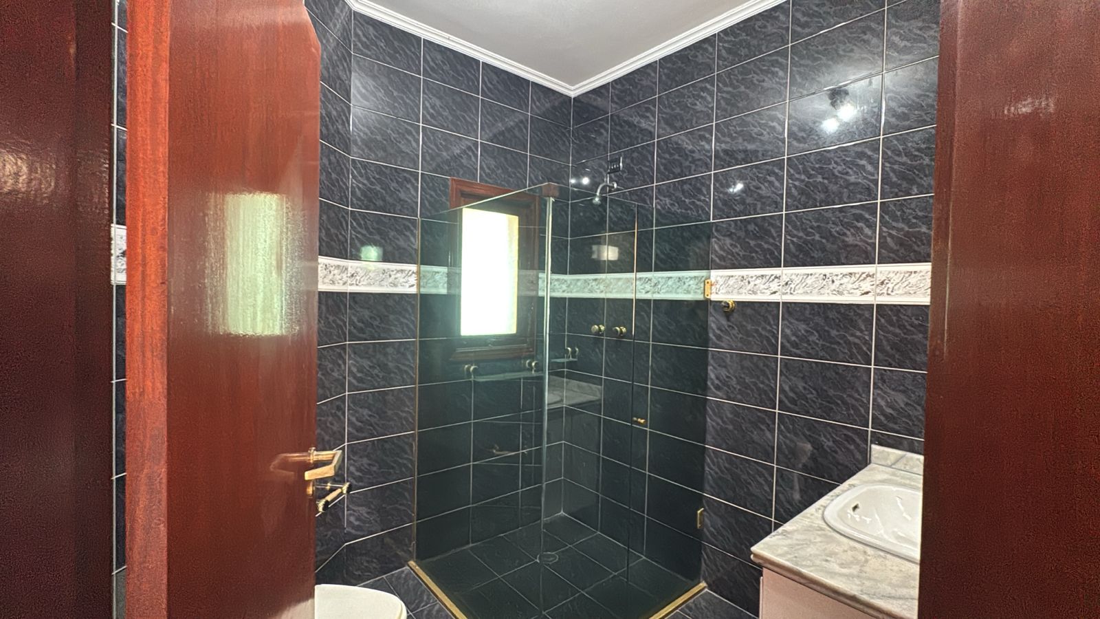 Área de convivência casa à venda em Alphaville Residencial 2, Alphaville, Barueri — 4 suítes, 1300 m² — imagem 6 de 30