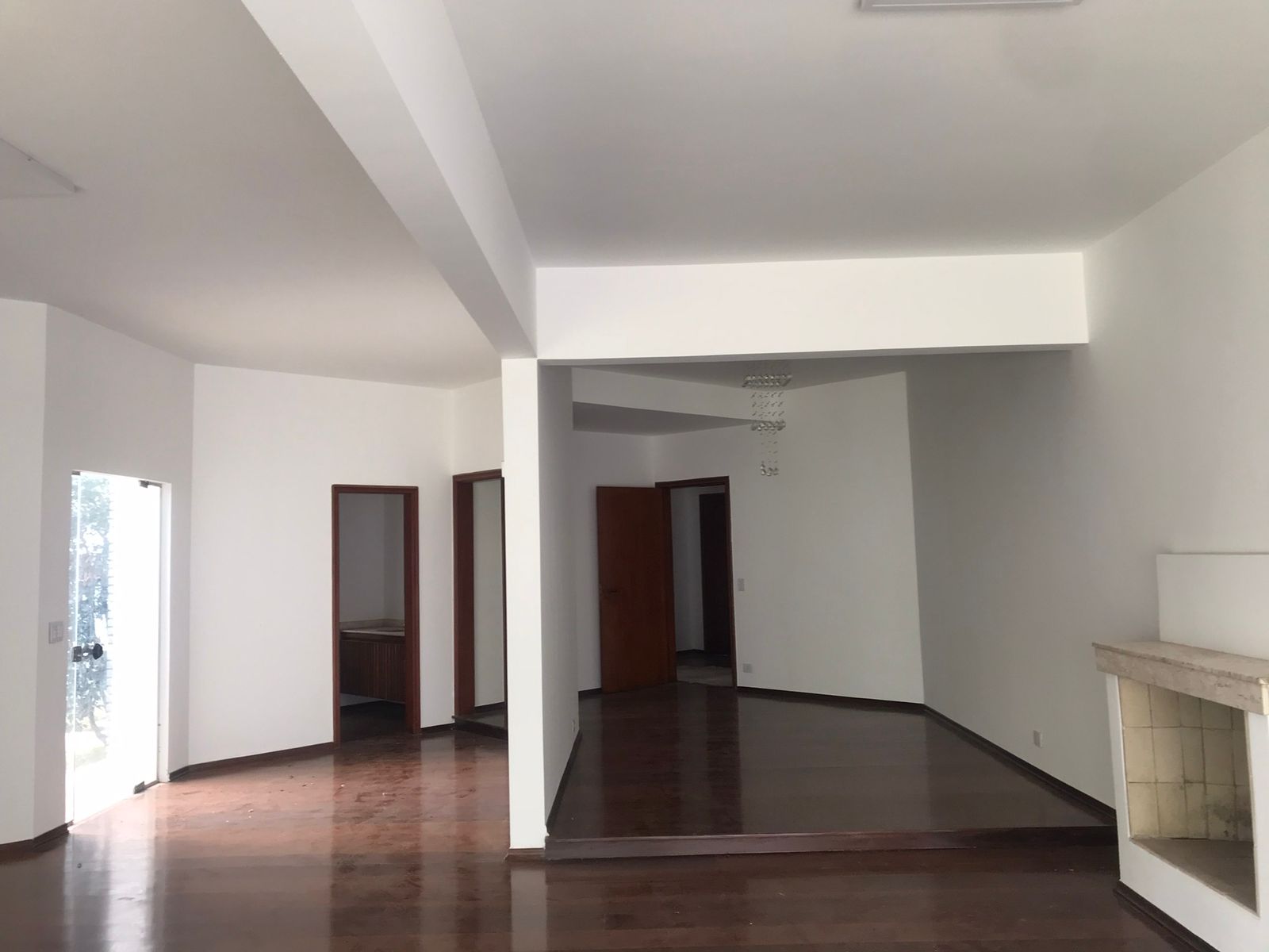 Área de convivência casa à venda em Alphaville Residencial 2, Alphaville, Barueri — 5 suítes, 609 m² — imagem 6 de 30