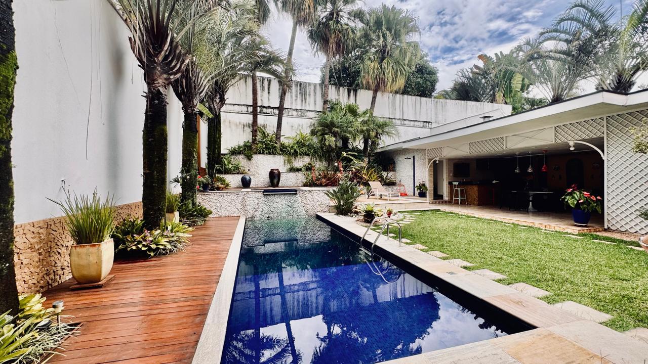 Sala de estar casa para alugar em Alphaville Residencial 2, Alphaville, Barueri — 2 suítes, 620 m² — imagem 2 de 30