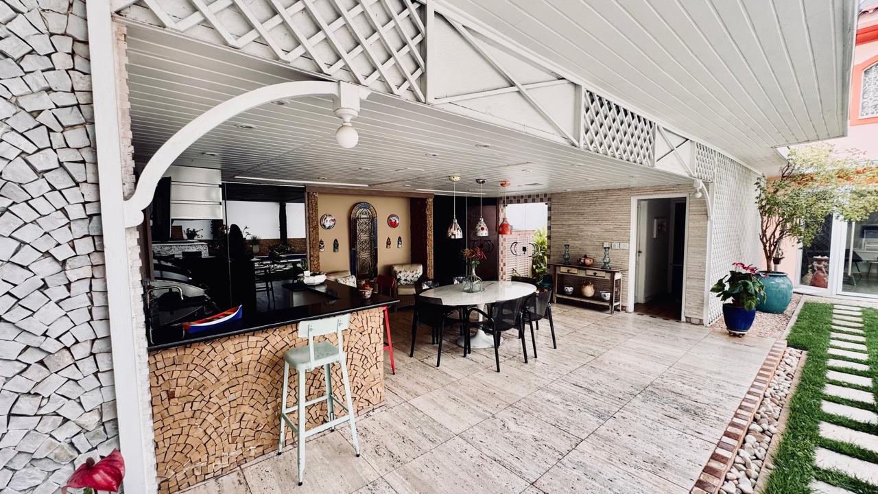 Cozinha e área gourmet casa para alugar em Alphaville Residencial 2, Alphaville, Barueri — 2 suítes, 620 m² — imagem 3 de 30