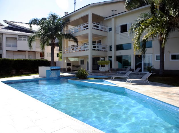 Fachada casa para alugar em Alphaville Residencial 10, Alphaville, Santana de Parnaíba — imagem 1 de 21