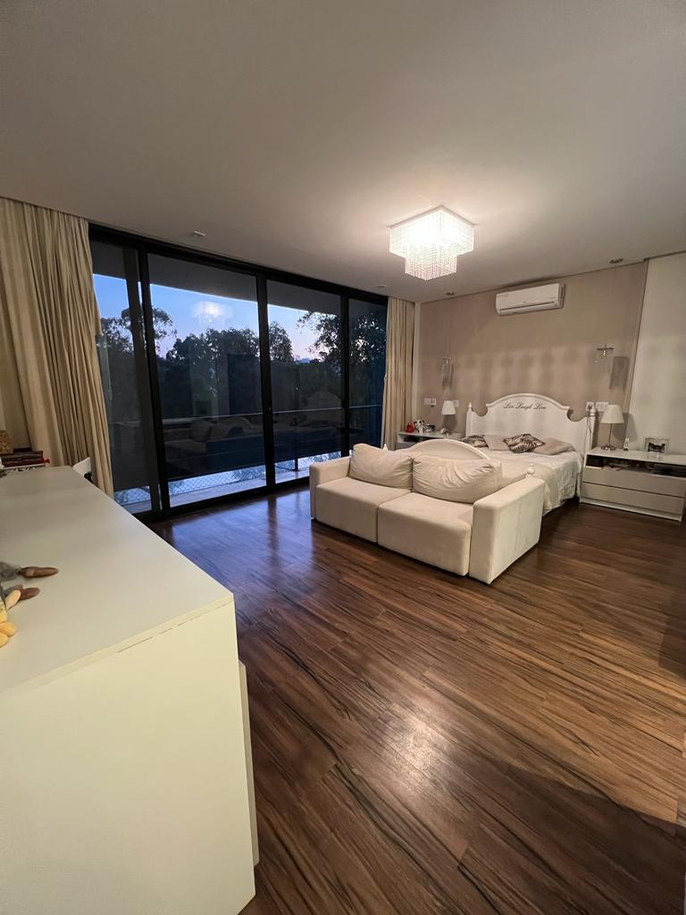 Fachada casa para alugar em Itahye Residencial, Alphaville, Barueri — 3 suítes, 650 m² — imagem 1 de 6