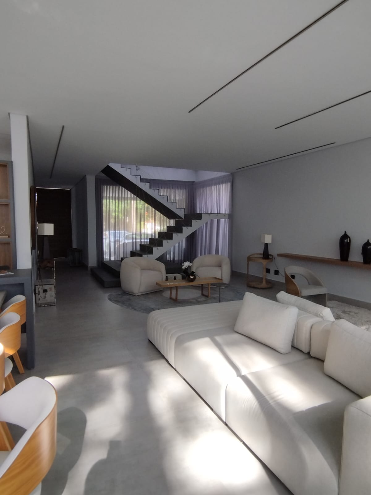 Suíte principal casa à venda ou para alugar em Alphaville Residencial 4, Alphaville, Santana de Parnaíba — 4 suítes, 330 m² — imagem 4 de 20