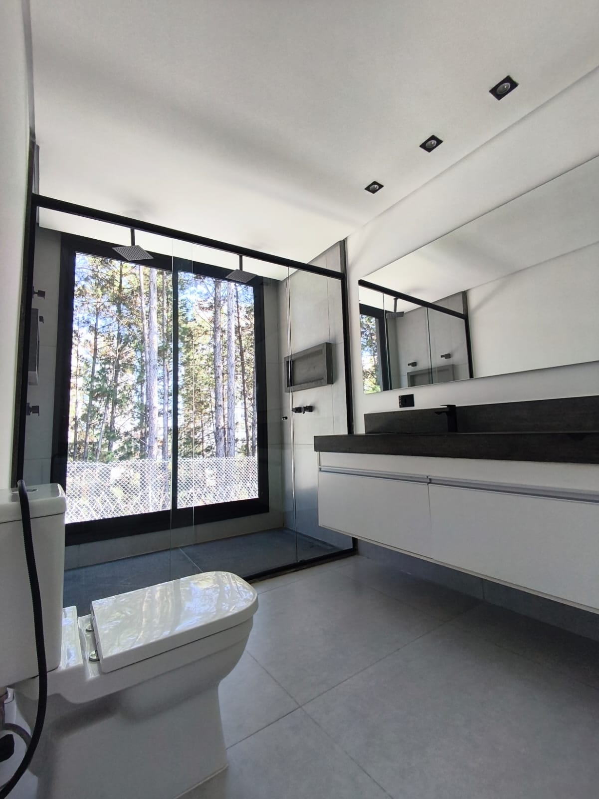 Piscina e área externa casa à venda ou para alugar em Alphaville Residencial 4, Alphaville, Santana de Parnaíba — 4 suítes, 330 m² — imagem 5 de 20
