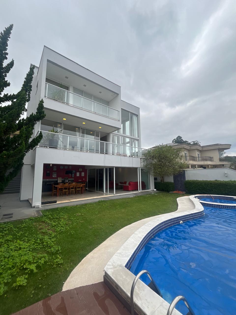 Fachada casa para alugar em Villa Solaia , Alphaville, Barueri — 4 dormitórios — imagem 1 de 30