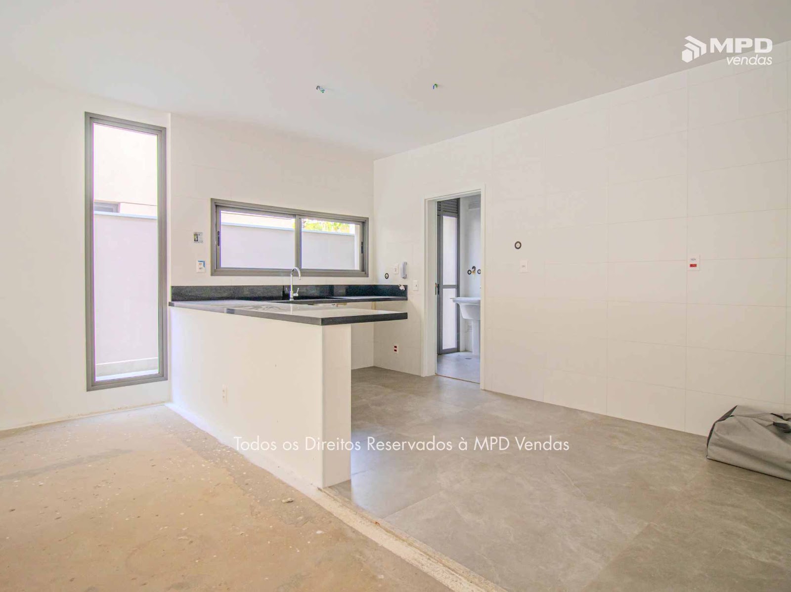 Área de convivência casa à venda em Condominio Singular, Alphaville, Santana de Parnaíba — 3 suítes, 230 m² — imagem 6 de 25
