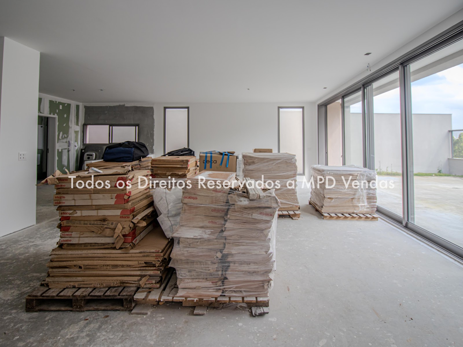 Área de convivência casa à venda em Condominio Singular, Alphaville, Santana de Parnaíba — 4 suítes, 310 m² — imagem 6 de 27