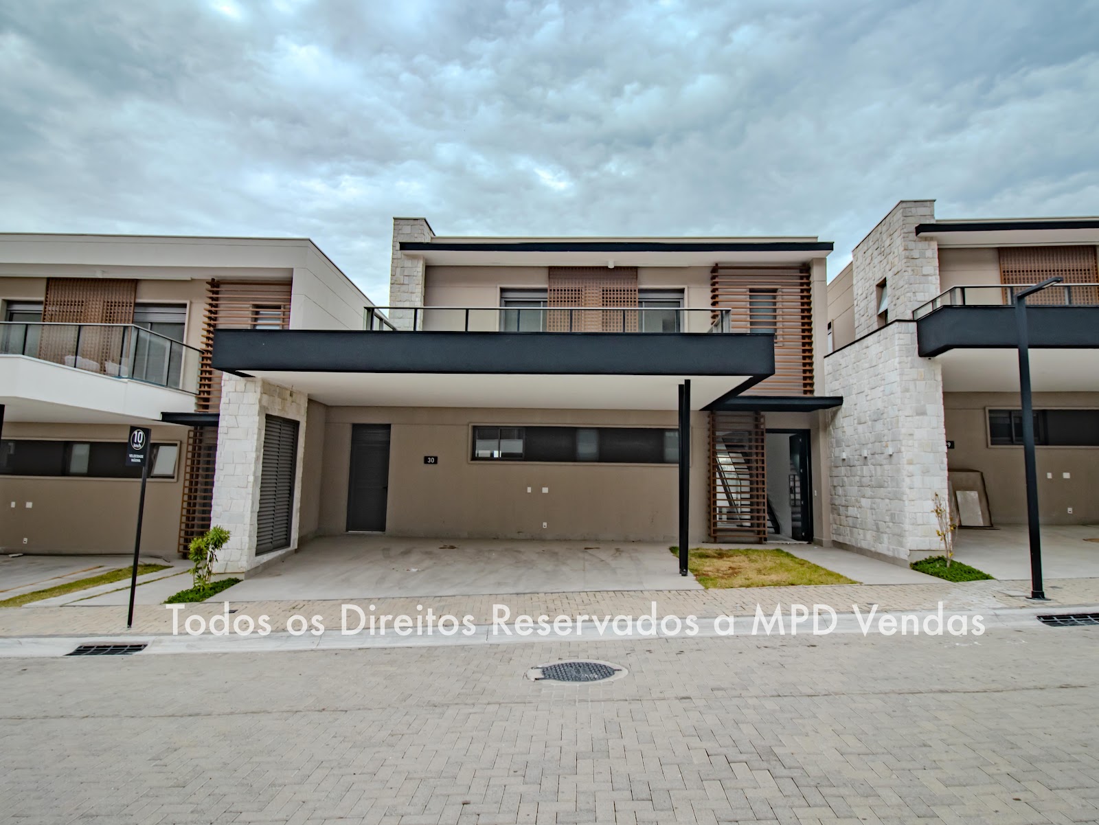 Sala de estar casa à venda em Condominio Singular, Alphaville, Santana de Parnaíba — 3 suítes, 310 m² — imagem 2 de 30