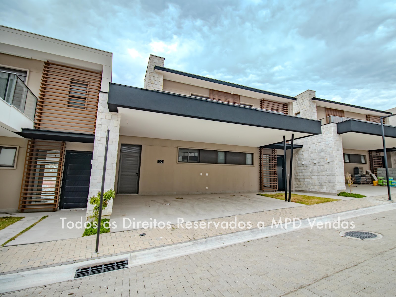 Suíte principal casa à venda em Condominio Singular, Alphaville, Santana de Parnaíba — 3 suítes, 310 m² — imagem 4 de 30
