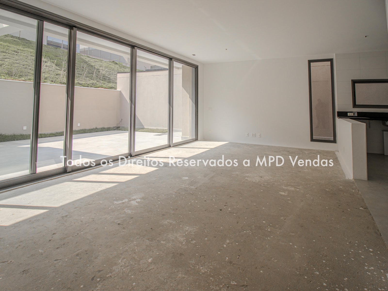 Piscina e área externa casa à venda em Condominio Singular, Alphaville, Santana de Parnaíba — 3 suítes, 230 m² — imagem 5 de 27