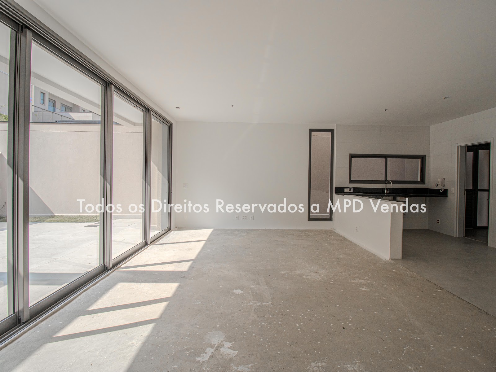 Área de convivência casa à venda em Condominio Singular, Alphaville, Santana de Parnaíba — 3 suítes, 230 m² — imagem 6 de 27