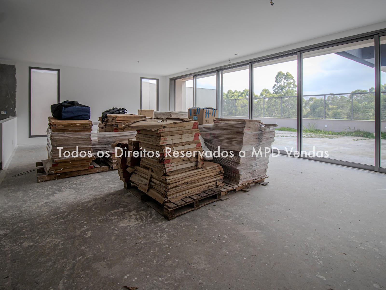 Piscina e área externa casa à venda em Condominio Singular, Alphaville, Santana de Parnaíba — 4 suítes, 310 m² — imagem 5 de 27