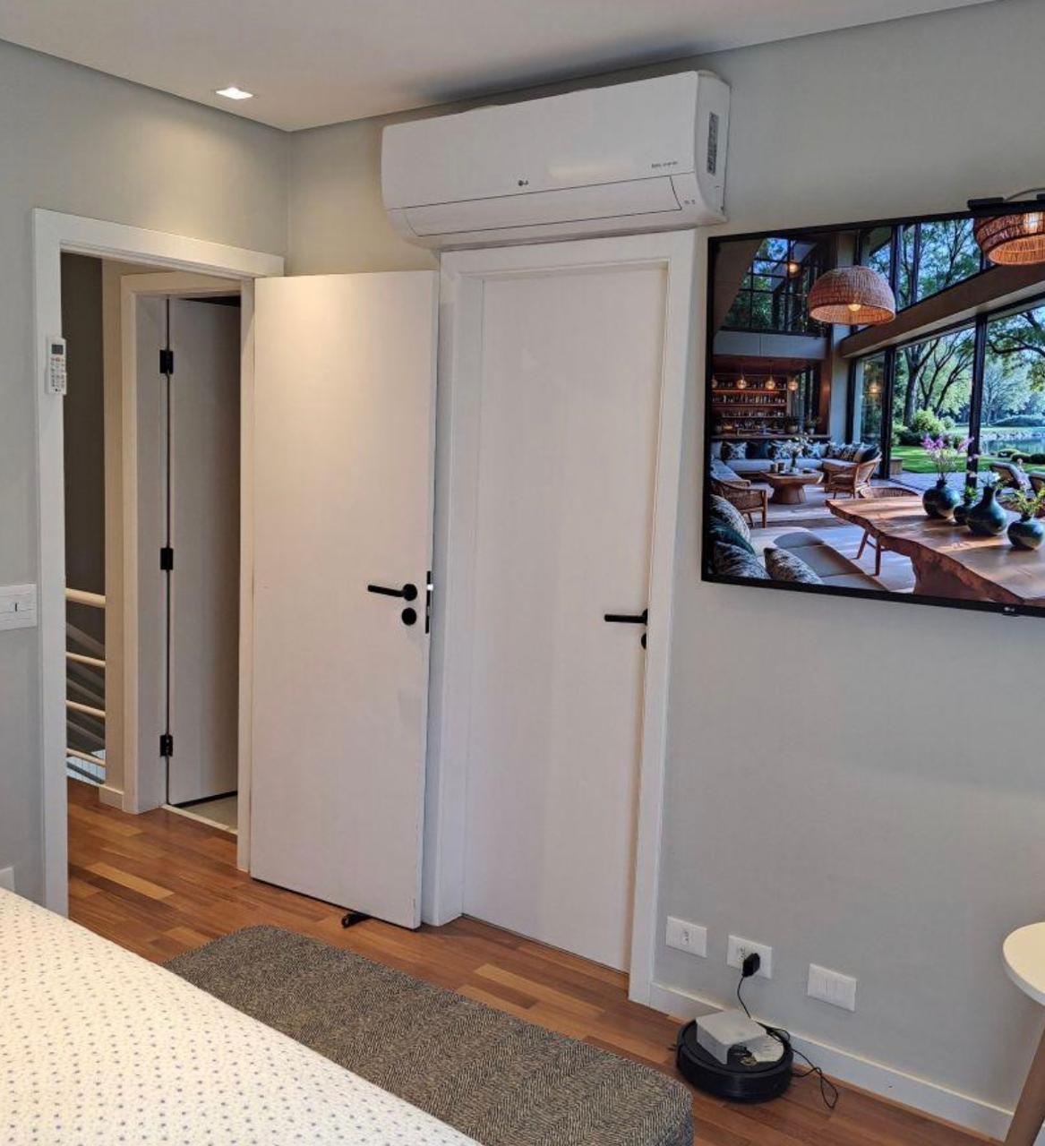 Sala de estar casa à venda em Tambore 5, Alphaville, Santana de Parnaíba — 1 suíte, 165 m² — imagem 2 de 20